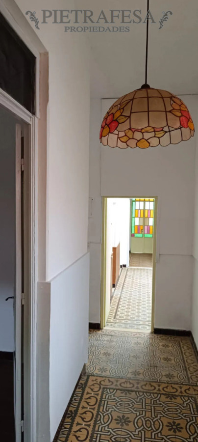 Casa ID.15625 - Casa en alquiler, 5 dormitorios, 2 baños, patio con parrillero, garaje. Cerrito.