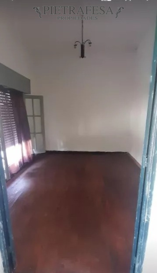 Casa ID.10434 - Casa en venta con renta 2 dormitorios, 1 baño, patio-Belvedere 
