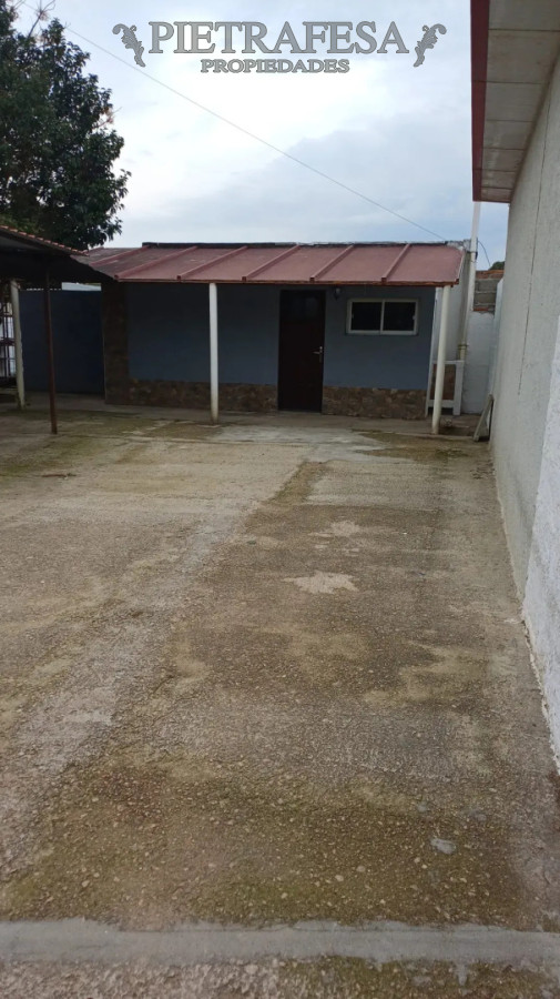 Casa ID.16155 - Casa en alquiler, 1 dormitorio, 1 baño, patio, cochera. Lagomar.