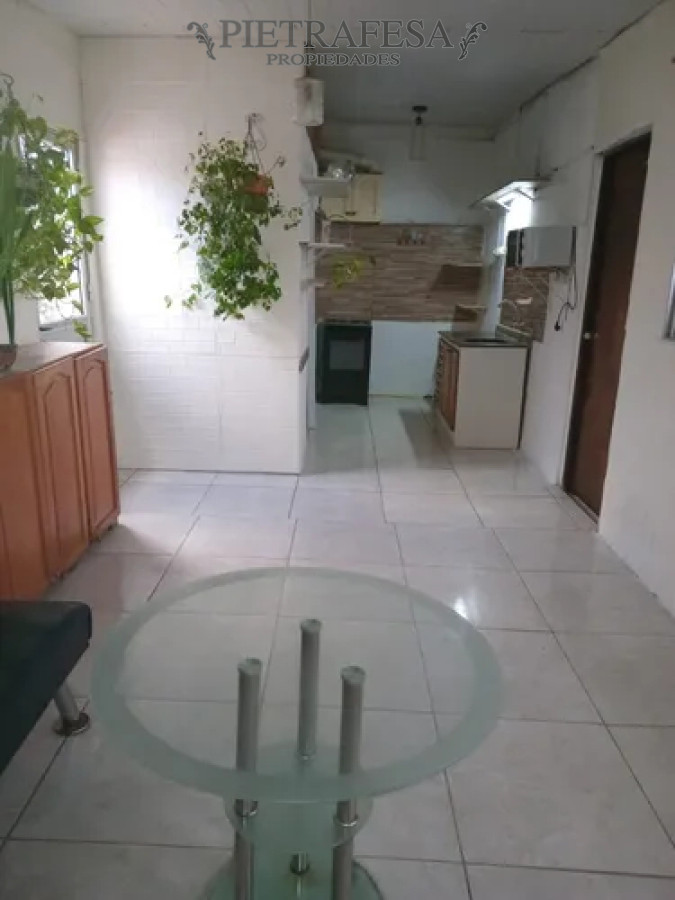 Casa ID.13580 - Casa en alquiler, 1dormitorio, 1baño, patio. Peñarol.