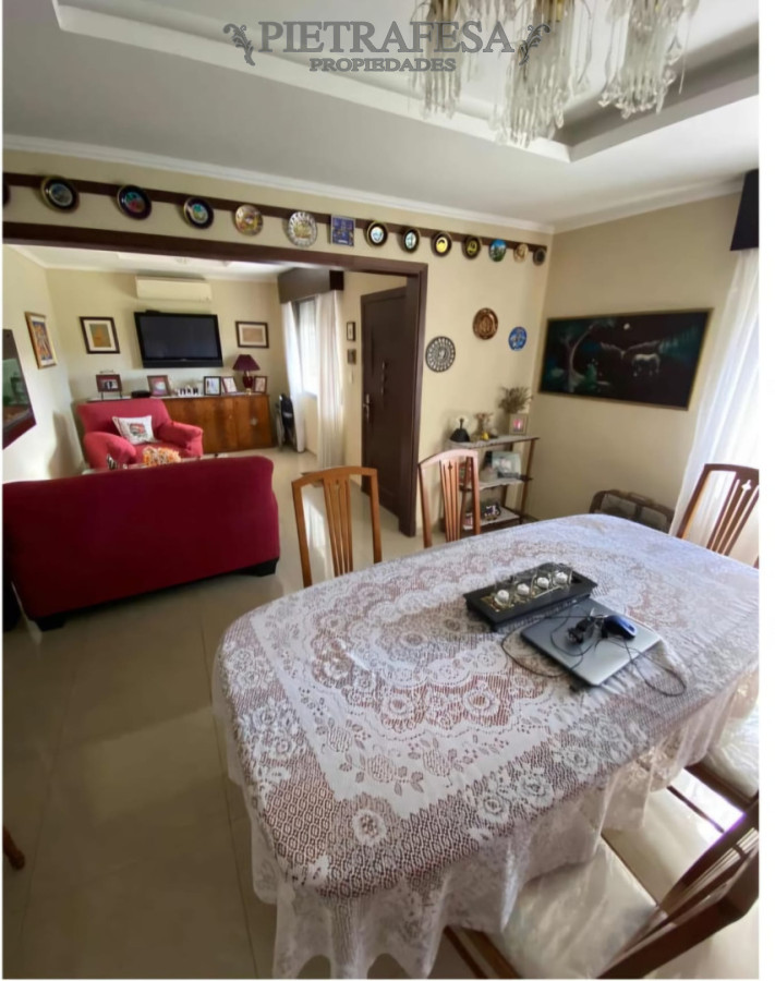 Casa ID.15606 - Casa + galpón en alquiler, 3 dormitorios, 2 baños, patio, barbacoa, garaje. Malvin Norte.