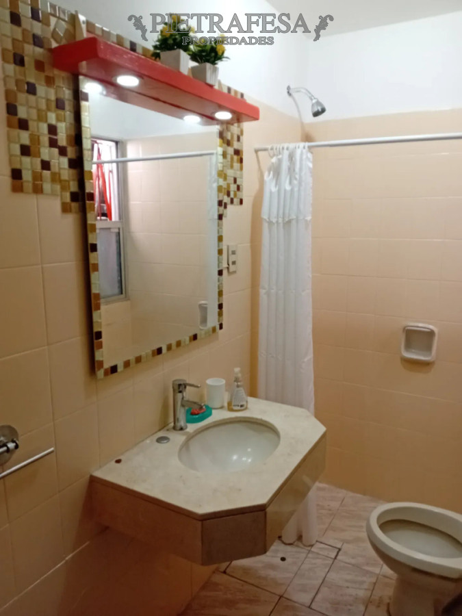 Casa ID.15836 - Casa en alquiler, 3 dormitorios, 3 baños, patio, garaje. Capurro.