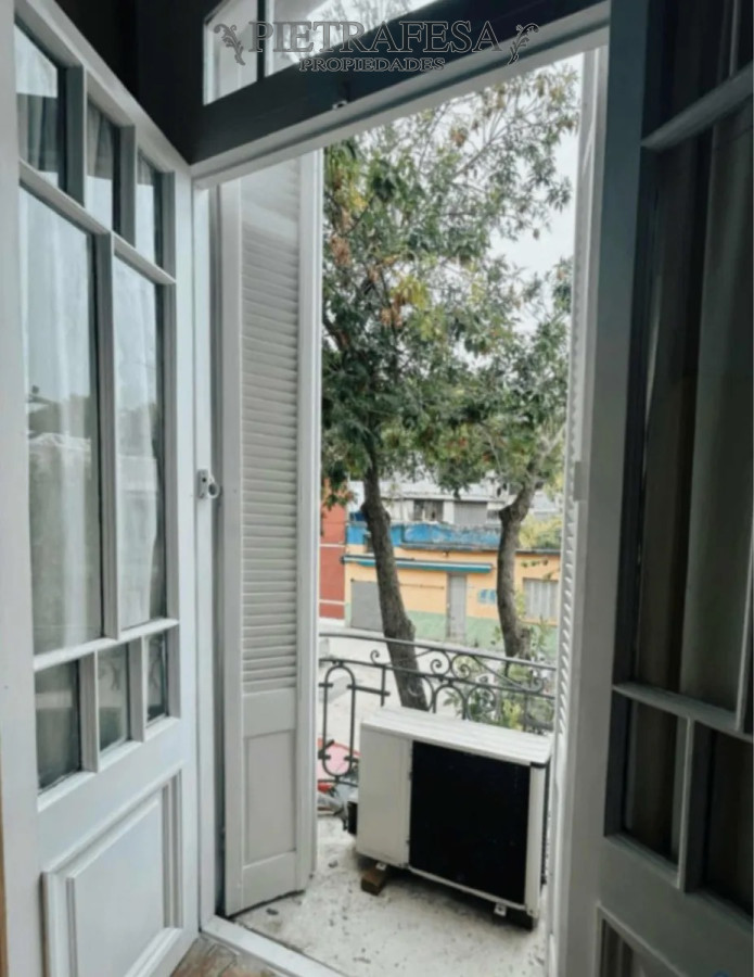 Casa ID.13931 - Venta con Renta de Casa PH - 3 dormitorios - 1 baño - Balcón - Terraza - La Comercial