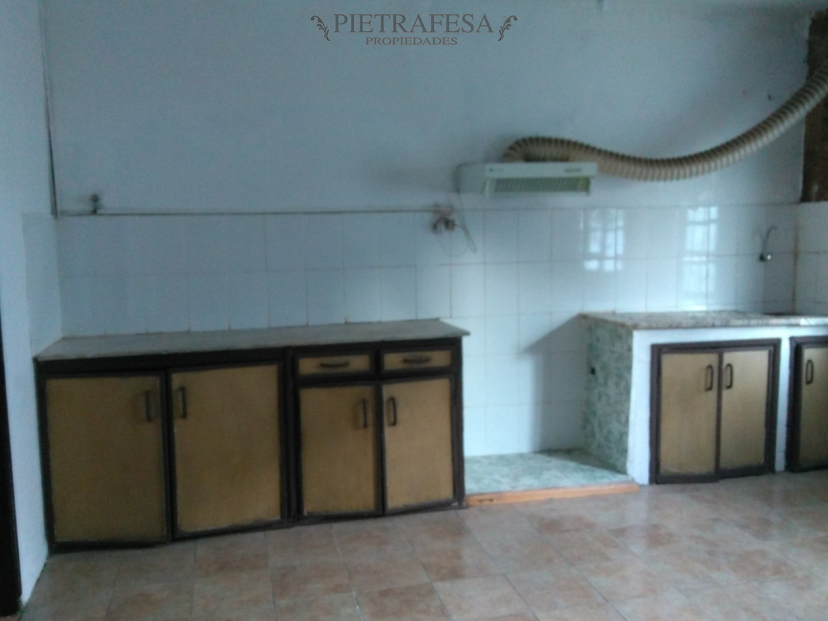 Casa ID.3910 - Casa en Venta con Renta - 2 dormitorios - 1 baño - Andres Gomez - Malvin