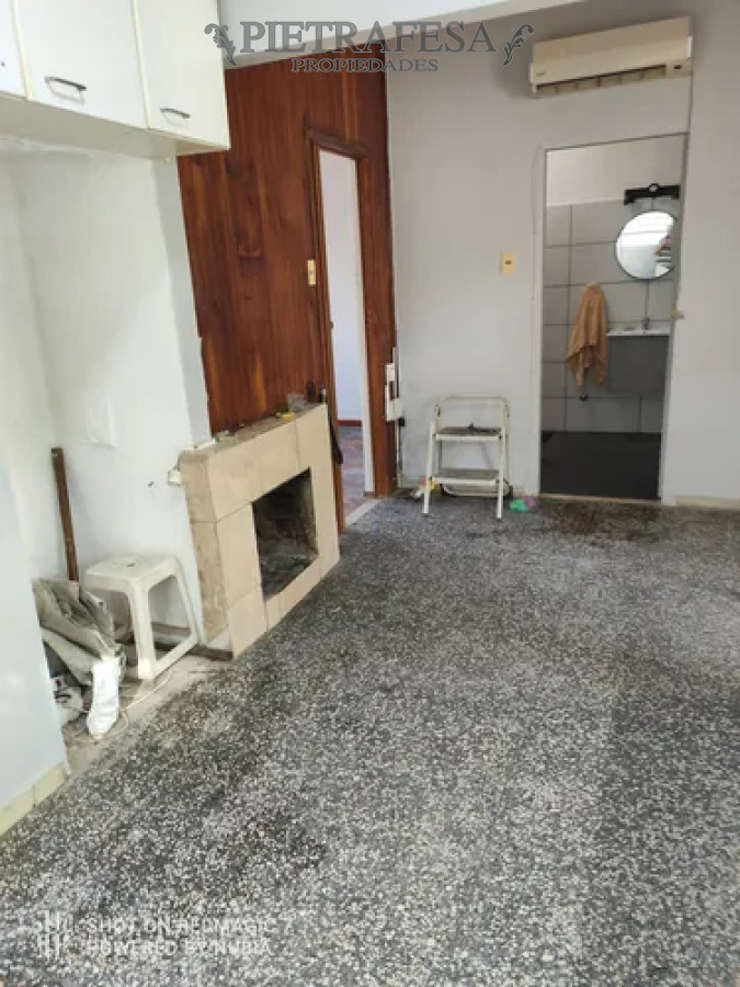 Casa ID.14497 - Casa + galpones en alquiler, 2 dormitorios, 1 baño, patio con parrillero, garaje. Bella Italia.