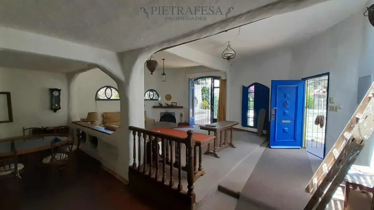 Casa ID.4427 - Casa a la venta - 4 dormitorios - 4 baños - jardín - cochera - Horacio Acosta y Lara - Carrasco Norte