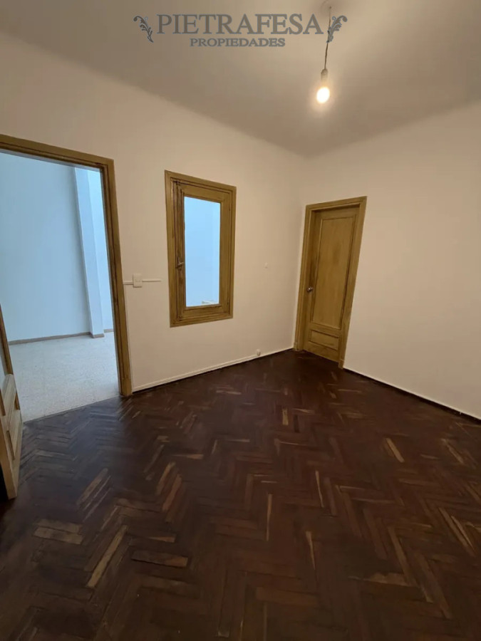 Casa ID.15952 - Casa en alquiler, 2 dormitorios, 1 baño, patio. Buceo.