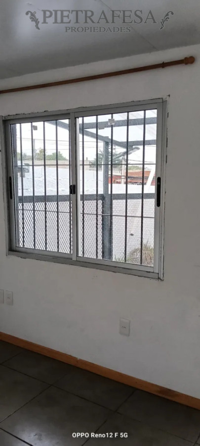 Casa ID.15942 - Casa en alquiler, 1 dormitorio, 1 baño, patio. Cerrito.