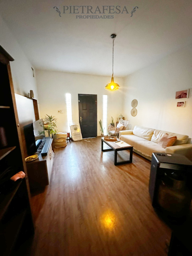 Casa ID.9588 - Casa en venta con renta,3 dormitorios,patio,cochera-Bolivar