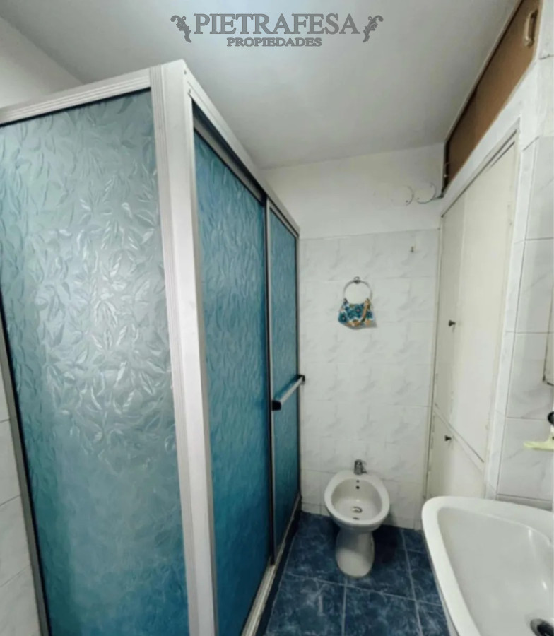 Casa ID.13931 - Venta con Renta de Casa PH - 3 dormitorios - 1 baño - Balcón - Terraza - La Comercial