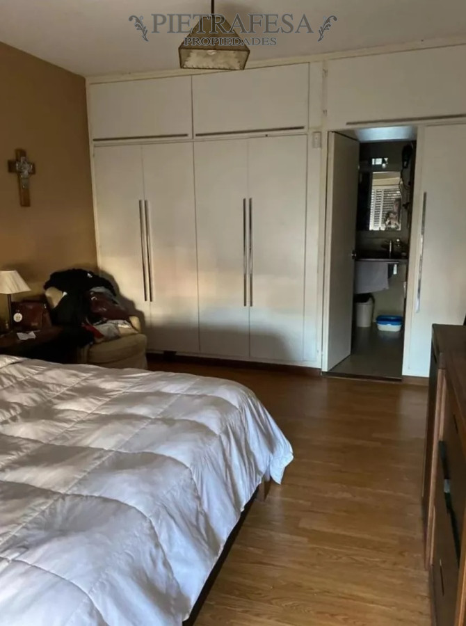 Casa ID.8814 -  Casa en venta, 4 dormitorios, 3 baños, fondo con parrillero, garaje, Av Gral Rivera, Malvin