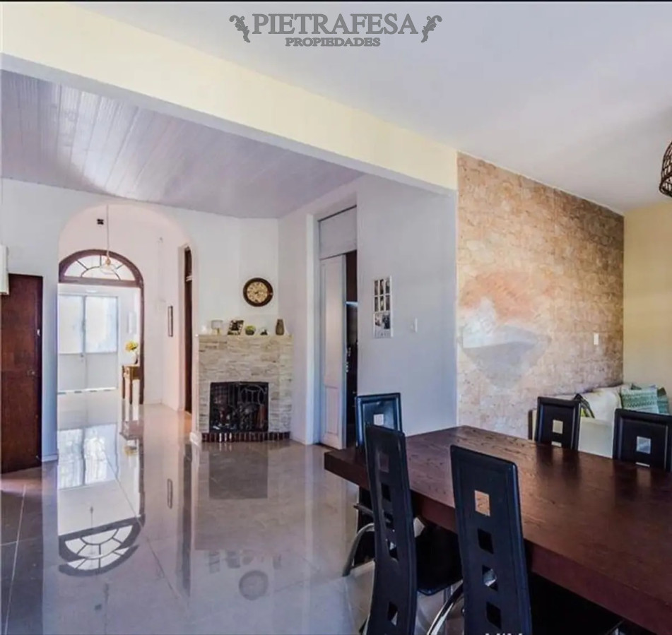 Casa ID.12608 - Casa en venta 4 dormitorios, 2 baños, garaje-Unión