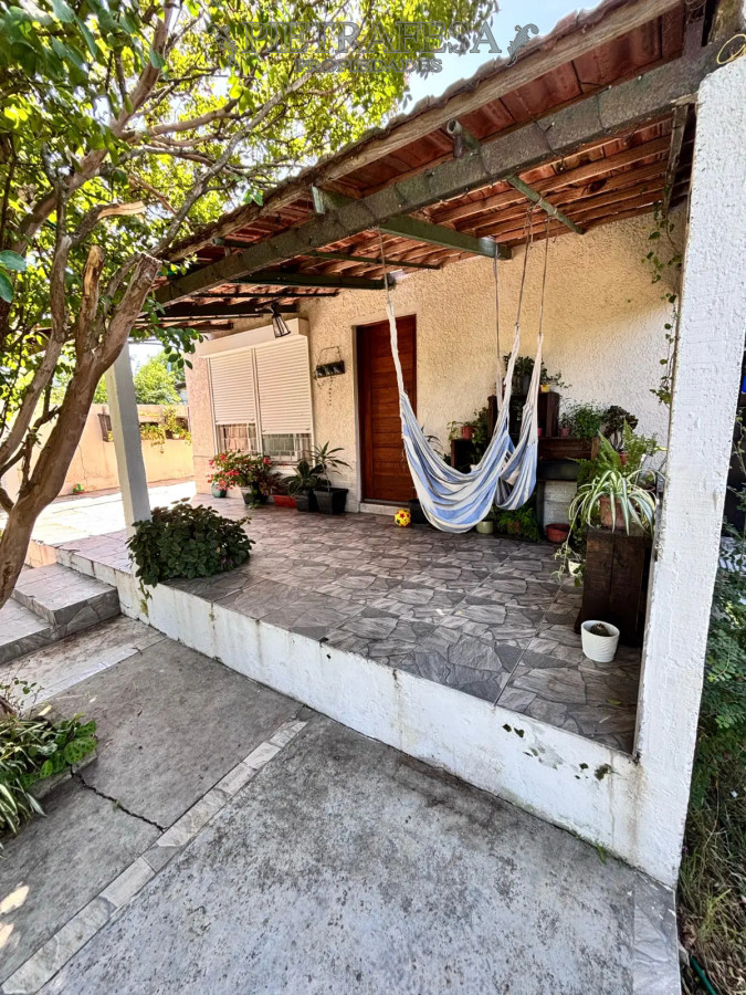 Casa ID.12700 - Casa en venta, 3dormitorios, 1baño, patio, cochera, barbacoa. Flor de Maroñas.