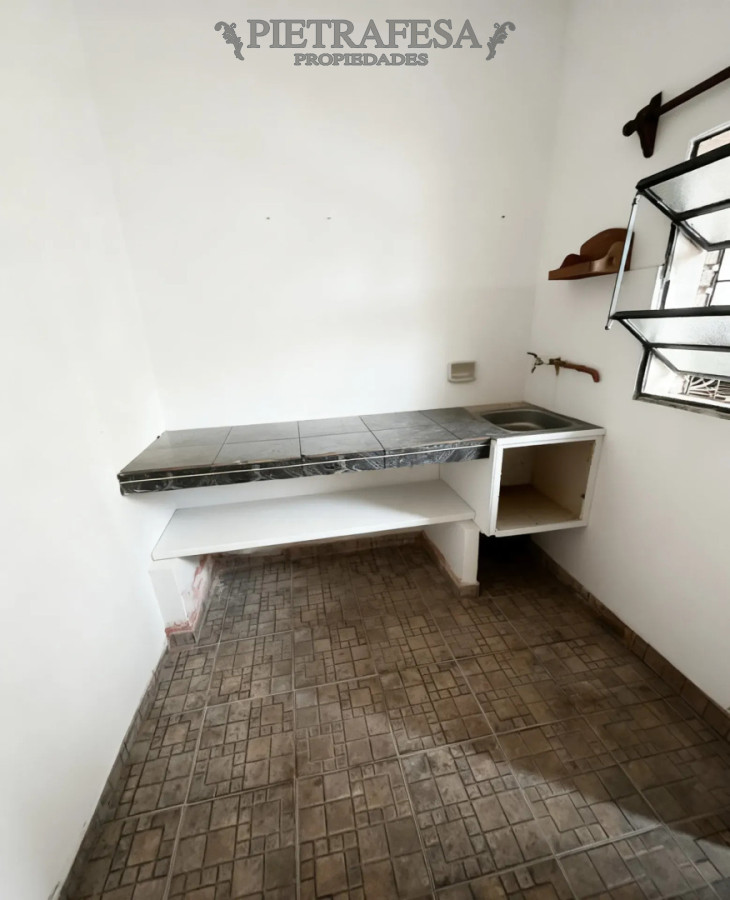 Casa ID.15365 - Casa en alquiler, 1 dormitorio, 1 baño, patio con parrillero. El Pinar.