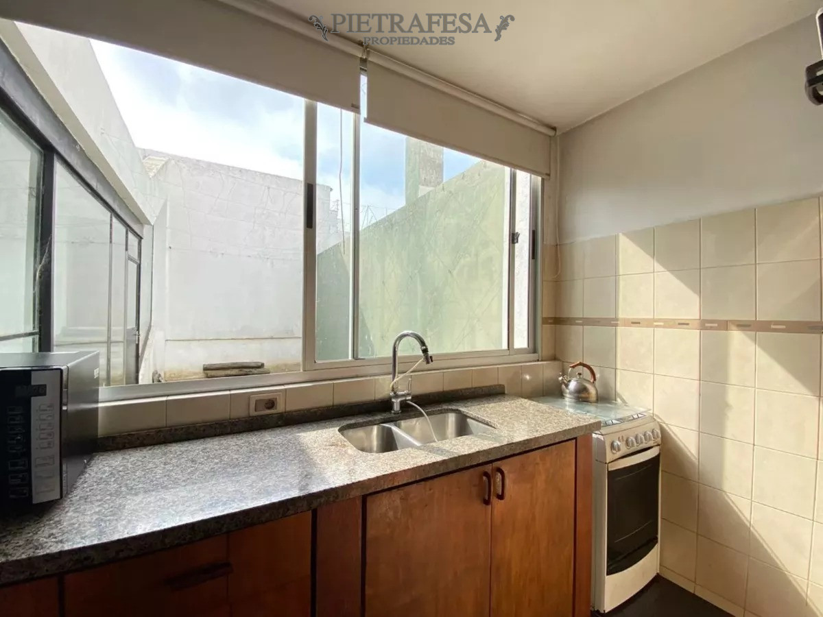 Casa ID.7961 - 2 casas en venta con renta, 4 dormitorios, 3 baños, garaje y fondo- Avenida Cataluña- Parque Batlle
