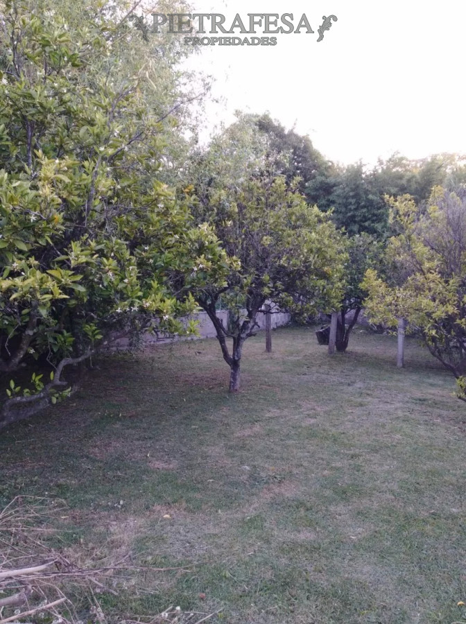 Casa ID.11069 - Casa en venta con renta 3 dormitorios, 2 baños,gje-Colón