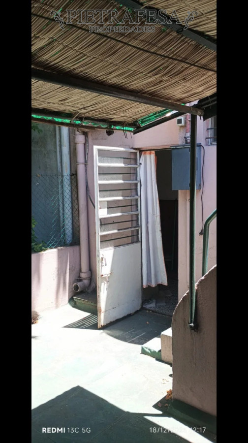 Casa ID.15017 - Casa en venta, 3 dormitorios, 1 baño, patio con parrillero. La Blanqueada.