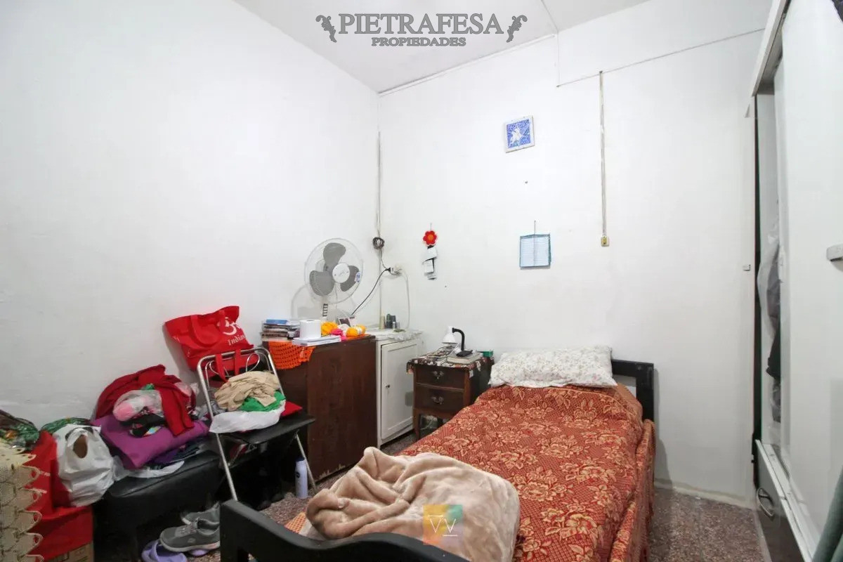 Casa ID.16389 - Casa en venta, 4 dormitorios, 2 baños, patio. Villa Española.