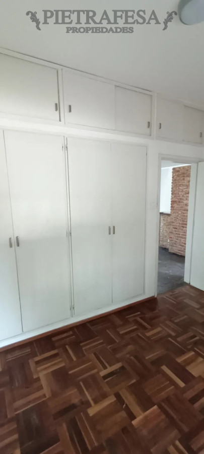 Casa ID.16078 - Casa en alquiler, 2 dormitorios, 1 baño, patio con parrillero, cochera. Carrasco.