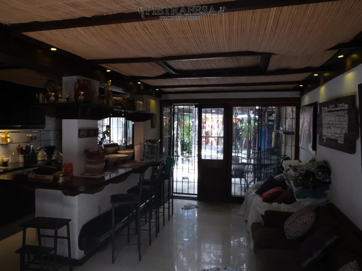 Casa ID.12507 - Casa en venta 4 dormitorios, gje, patio-Palermo
