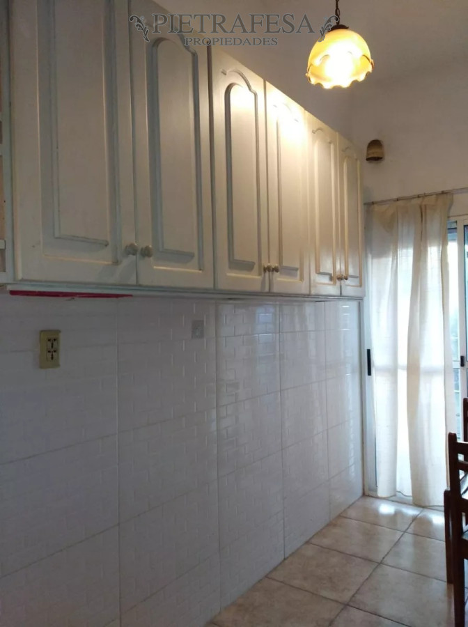 Casa ID.11069 - Casa en venta con renta 3 dormitorios, 2 baños,gje-Colón