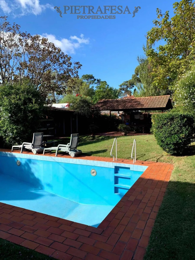 Casa ID.12546 - Gran casa en venta 3 dormitorios, piscina, barbacoa-Carrasco Norte