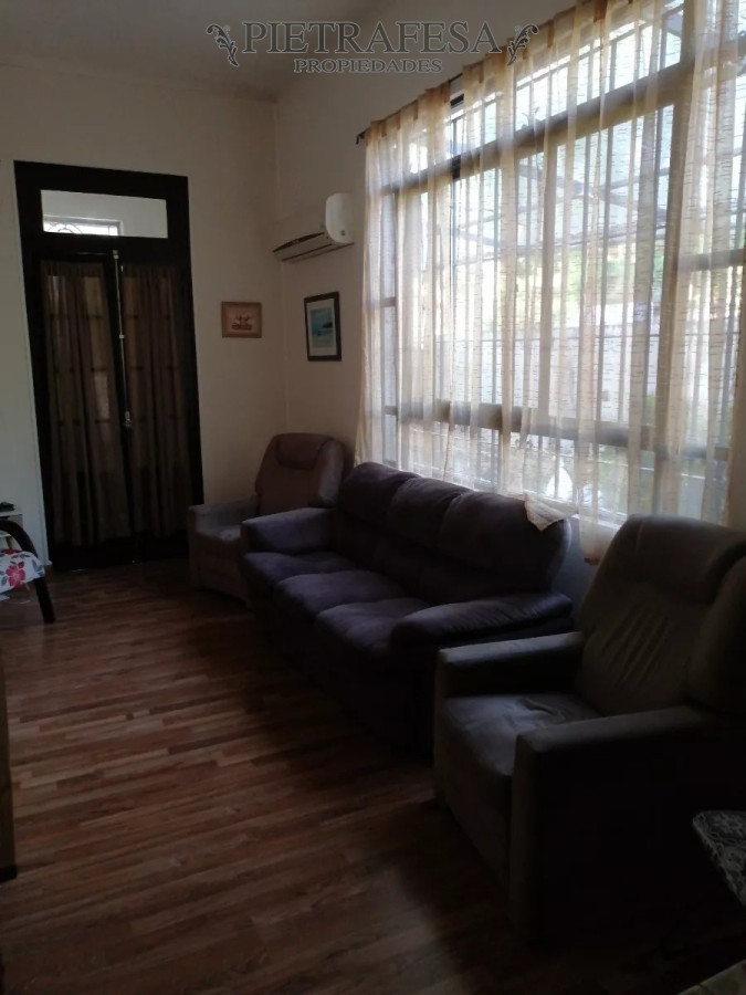 Casa ID.6275 - Casa en venta 4 dormitorios, 2 baños, fondo, piscina y cochera-19 de Abril-Prado