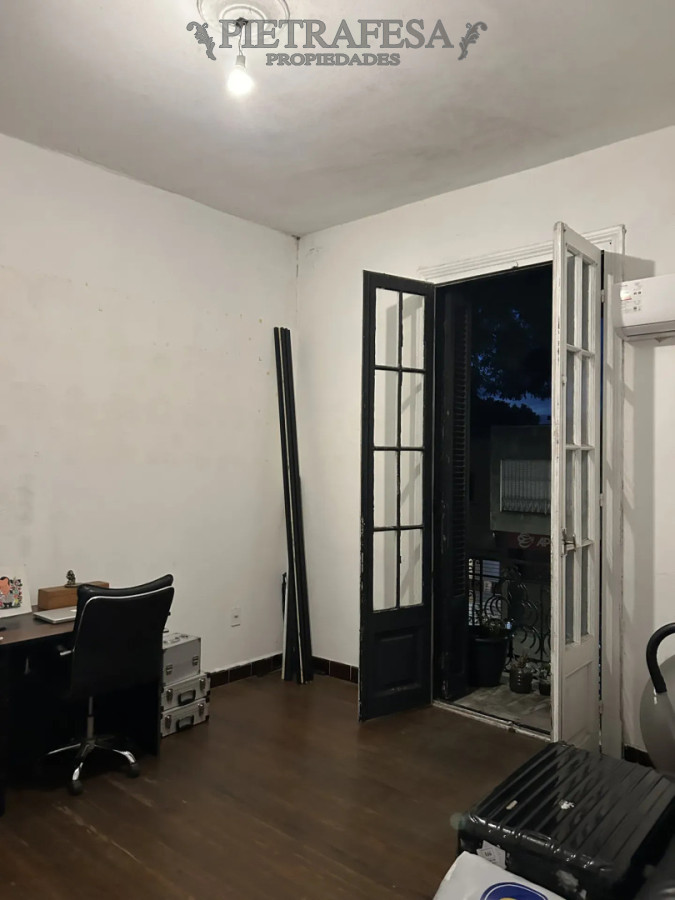 Casa ID.15576 - Casa en alquiler, 3 dormitorios, 1 baño, patio con parrillero. Tres Cruces.