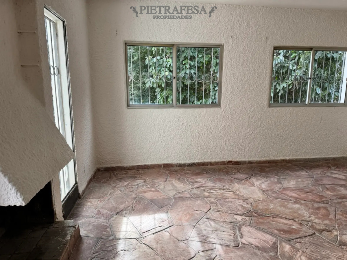 Casa ID.15837 - Casa en alquiler, 4 dormitorios, 3 baños, patio, garaje. Carrasco.