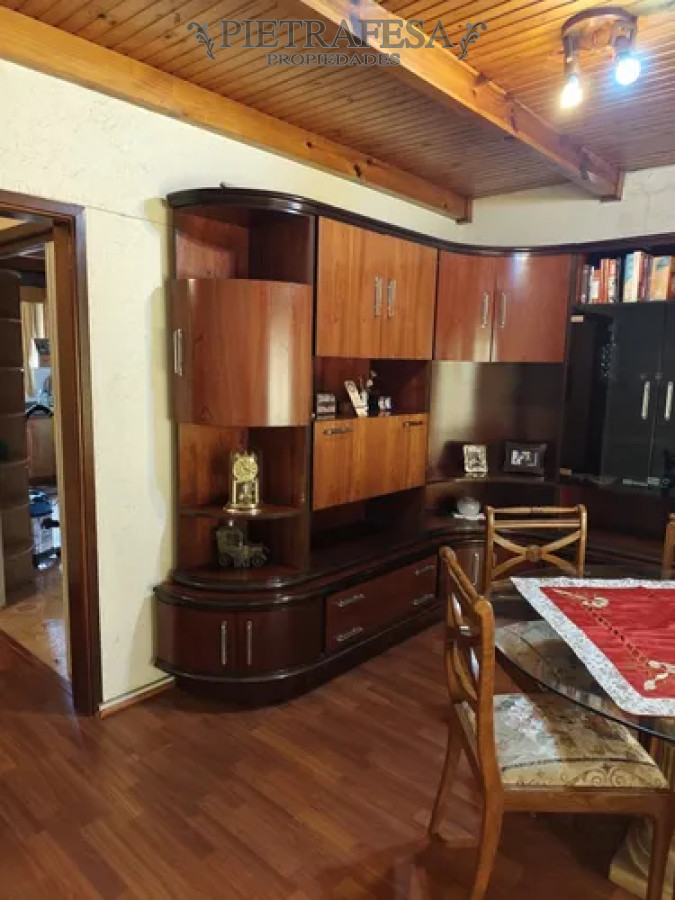 Casa ID.14430 - Casa en venta, 3 dormitorios, 2 baños, patio, barbacoa, cochera. Malvin Norte.