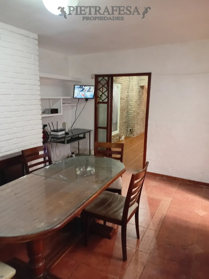 Casa ID.15836 - Casa en alquiler, 3 dormitorios, 3 baños, patio, garaje. Capurro.