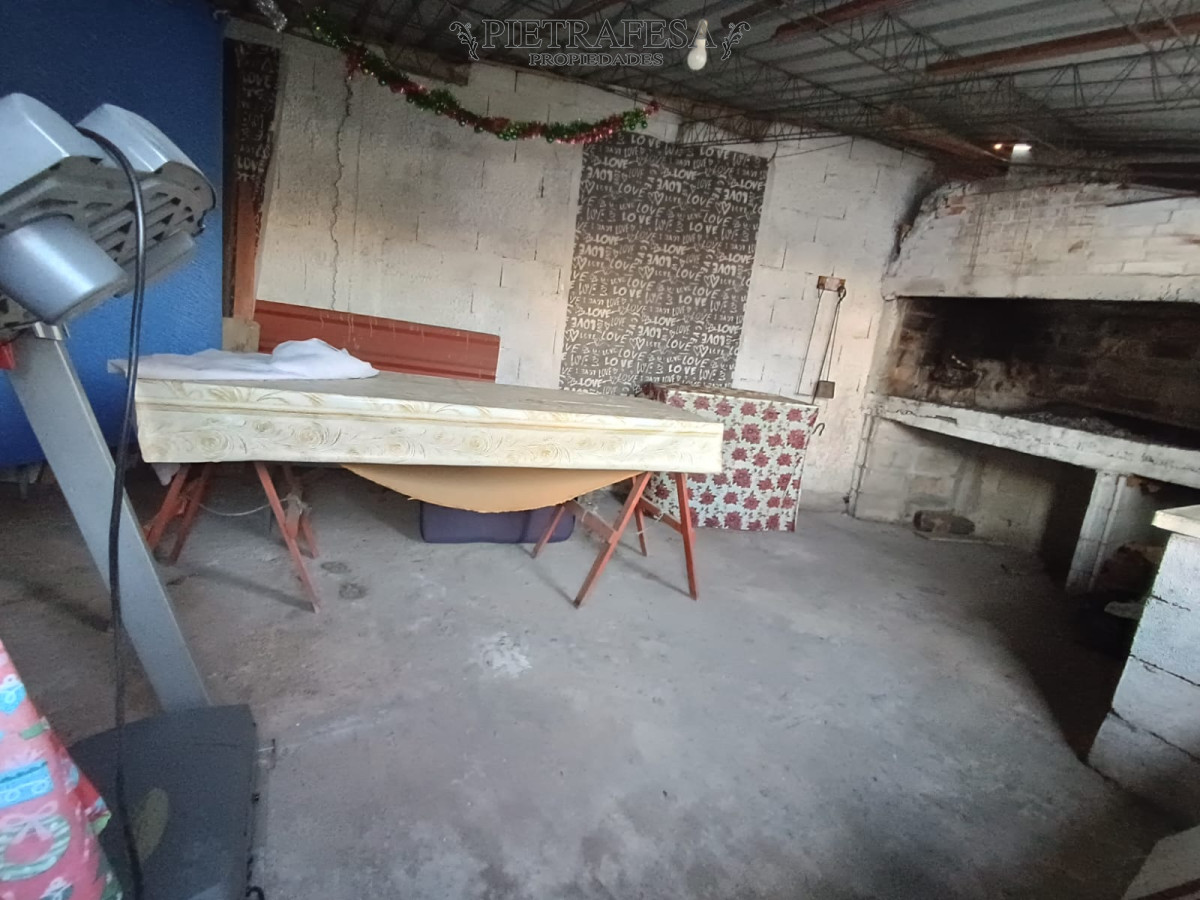 Casa ID.10372 - Casa en venta 3 dormitorios, 1 baño, gje, fondo-Unión 