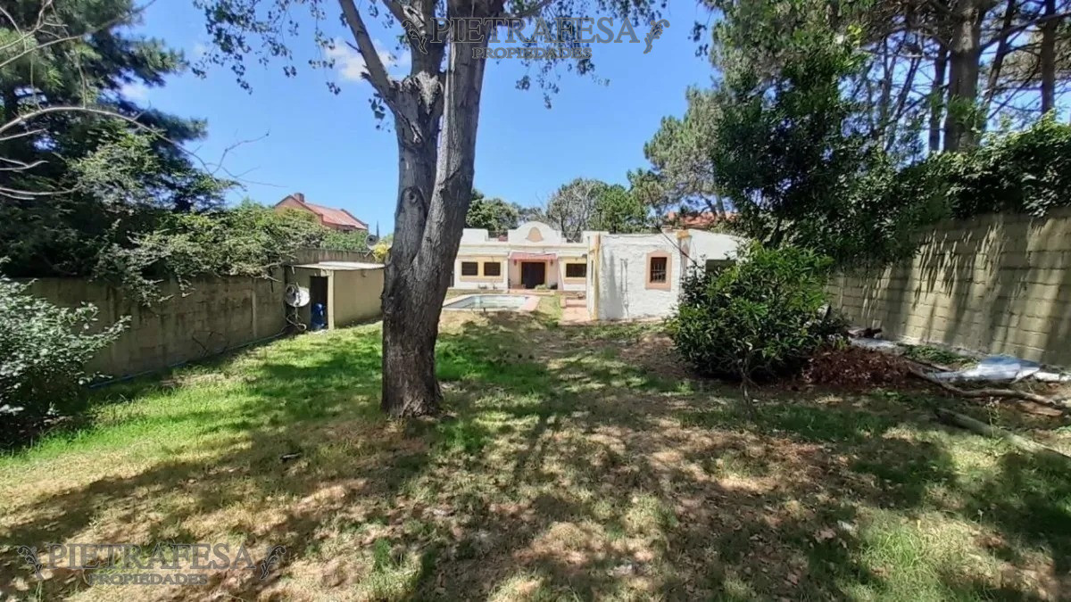 Casa ID.9634 - 2 casas en venta 6dormitorios, 8 baños, fondo-Carrasco Norte