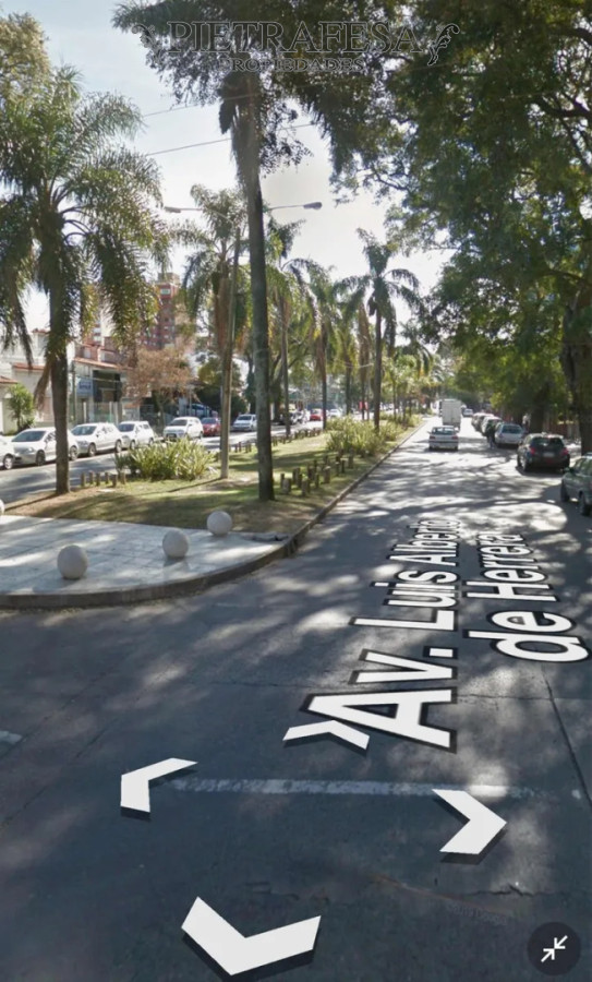 Casa ID.14953 - Casa en alquiler, 4 dormitorios, 3 baños, patio, cochera. Uso Comercial. Puerto Buceo. 