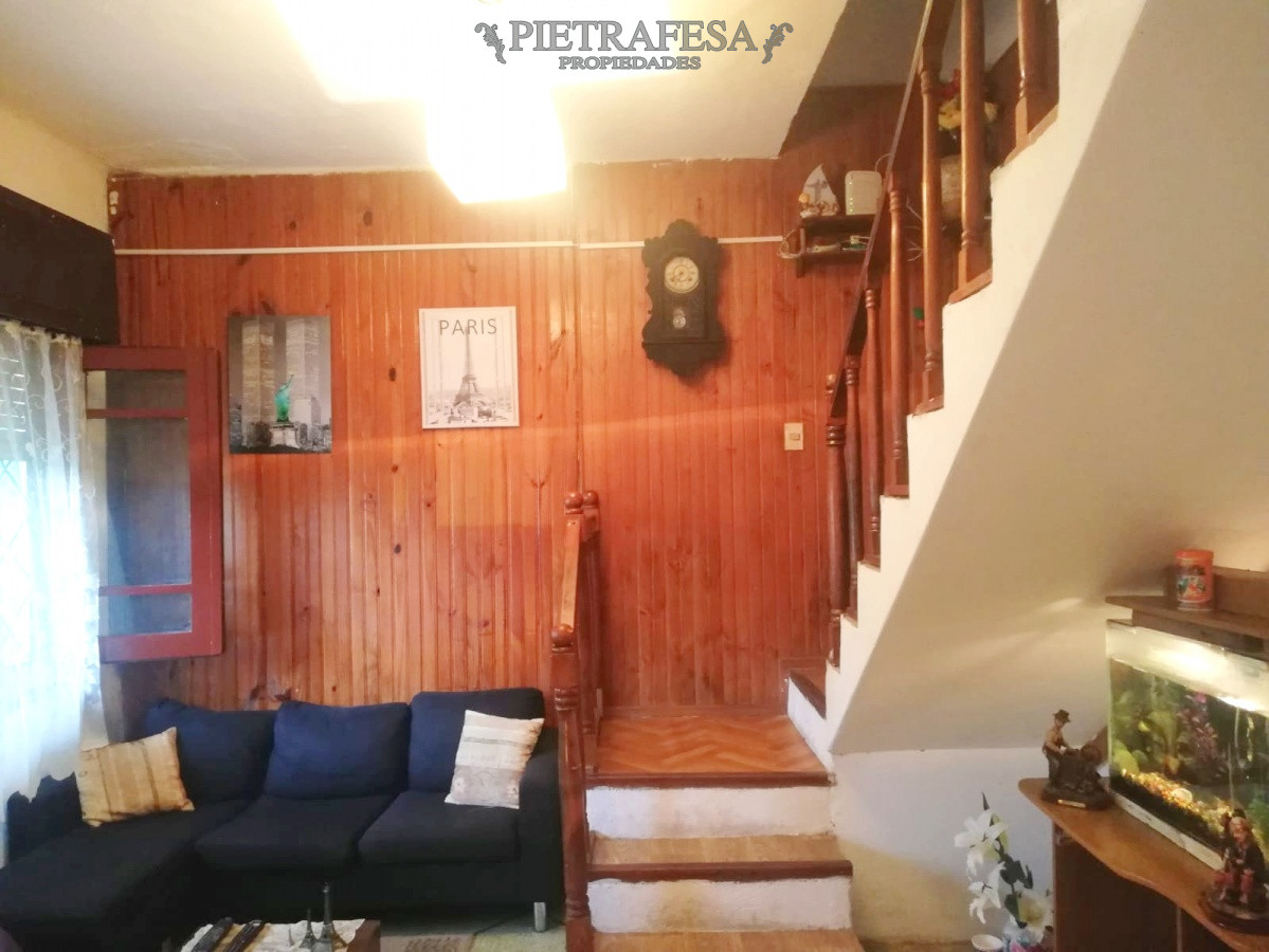 Casa ID.1652 - Casa en venta 2 plantas, 4 dormitorios 2 baños con garaje - Isabela - Brazo Oriental 