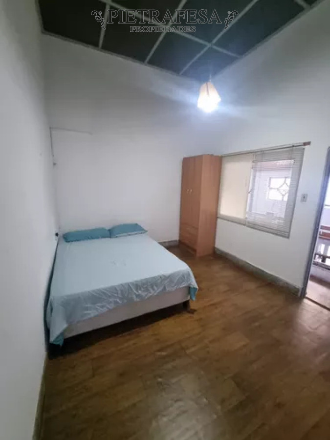 Casa ID.13118 - Casa en alquiler, 3dormitorios, 1baño, patio. Tres Cruces.