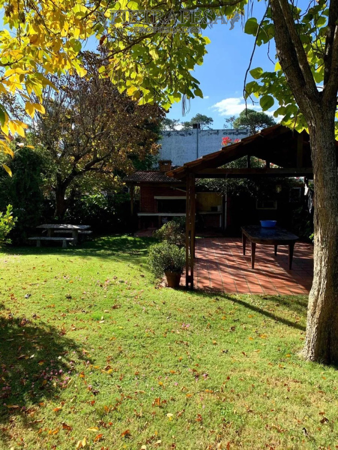 Casa ID.12546 - Gran casa en venta 3 dormitorios, piscina, barbacoa-Carrasco Norte