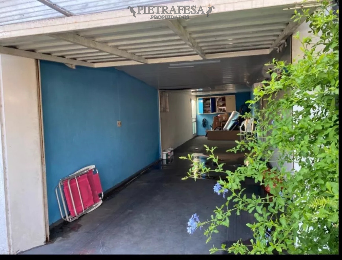 Casa ID.8814 -  Casa en venta, 4 dormitorios, 3 baños, fondo con parrillero, garaje, Av Gral Rivera, Malvin