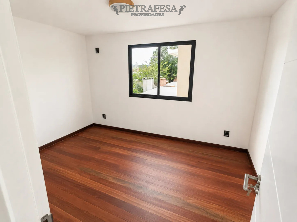 Casa ID.16372 - Casa en venta a estrenar - 5 dormitorios - 2 baños - Patio - Cochera SOLYMAR 