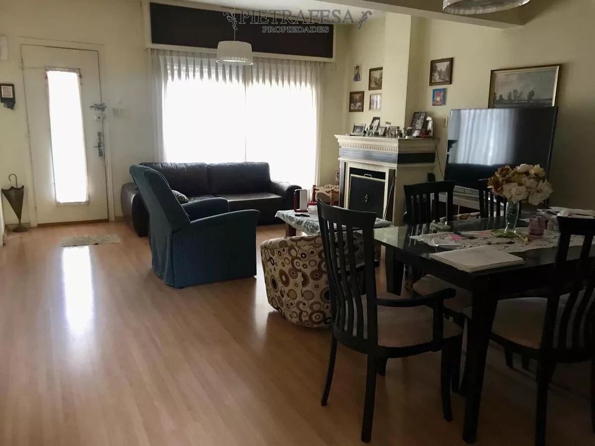 Casa ID.8990 - Casa en venta 3 dormitorios, 3 baños, patio, gje- Buceo