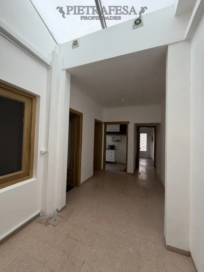 Casa ID.15952 - Casa en alquiler, 2 dormitorios, 1 baño, patio. Buceo.