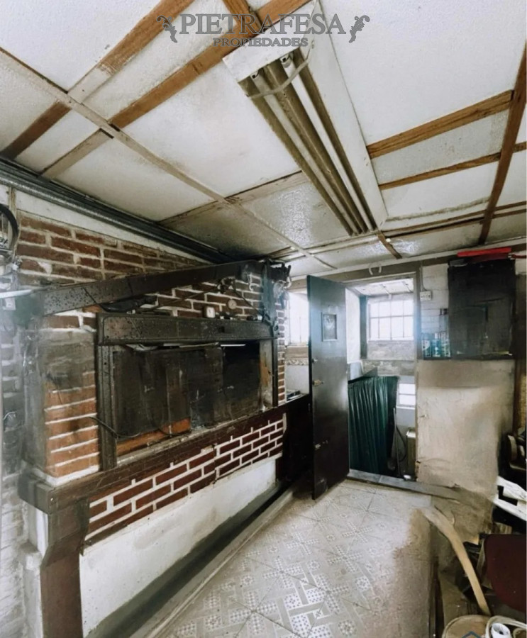 Casa ID.13931 - Venta con Renta de Casa PH - 3 dormitorios - 1 baño - Balcón - Terraza - La Comercial