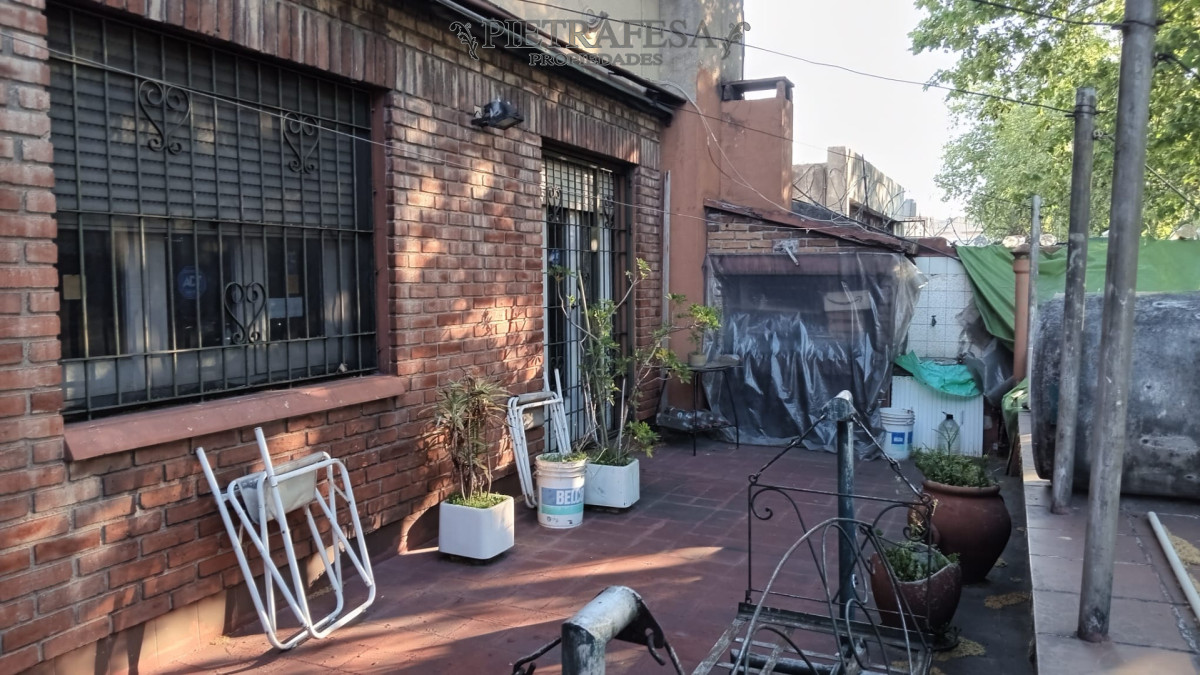 Casa ID.14635 - Casa en Venta 6 Dormitorios 2 baños  - Unión