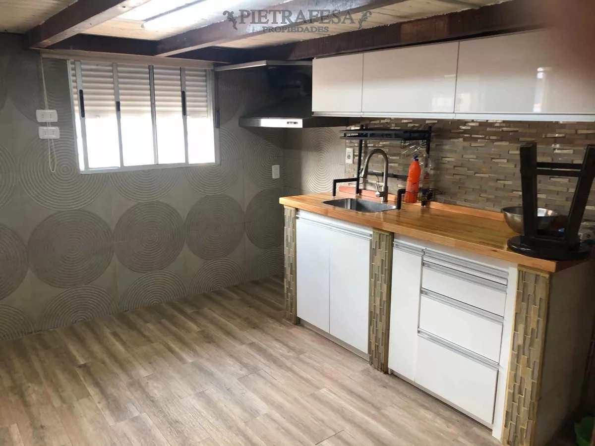 Casa ID.7676 - Casa en venta, Con Renta  3 dormitorios, 1 baño y barbacoa-Antonio Diaz - Prado 