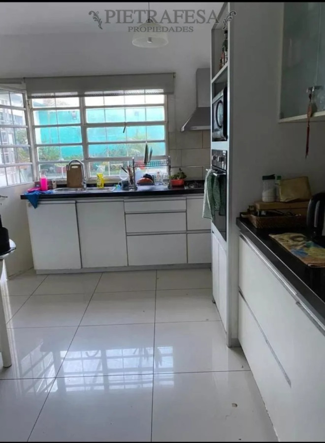 Casa ID.8814 -  Casa en venta, 4 dormitorios, 3 baños, fondo con parrillero, garaje, Av Gral Rivera, Malvin