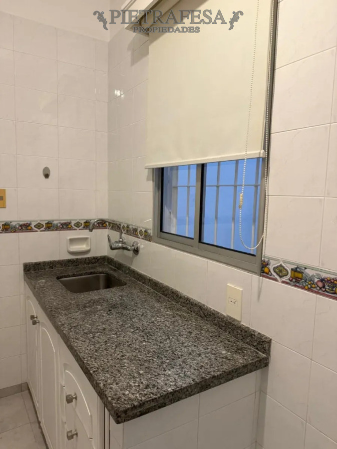 Casa ID.15914 - Casa en alquiler, 1 dormitorio, 1 baño, patio. Parque Batlle.