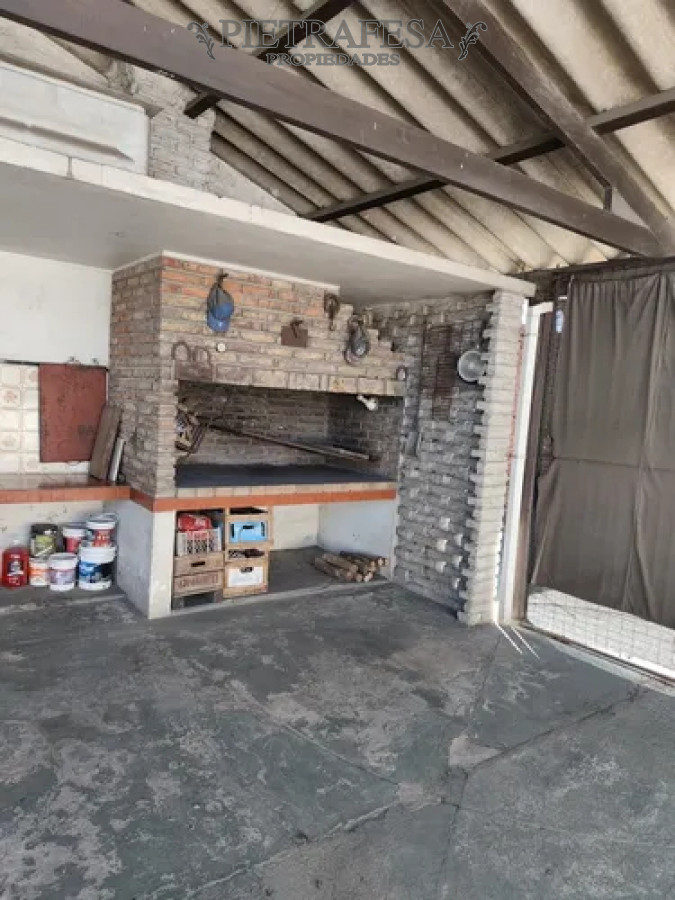 Casa ID.14430 - Casa en venta, 3 dormitorios, 2 baños, patio, barbacoa, cochera. Malvin Norte.