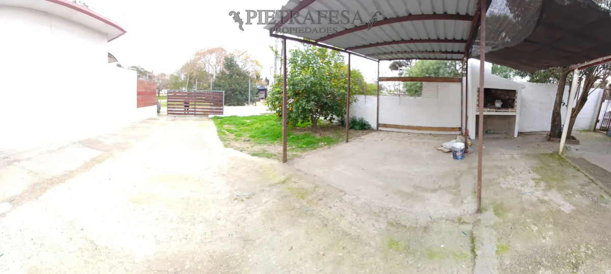 Casa ID.16155 - Casa en alquiler, 1 dormitorio, 1 baño, patio, cochera. Lagomar.