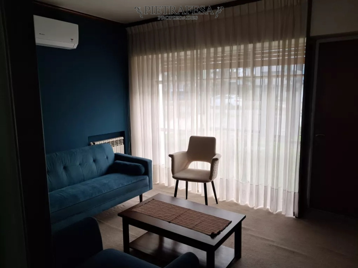 Casa ID.10839 - Casa en alquiler, amoblada, 2 dormitorios, 1 baño, patio, garaje,Punta Gorda.