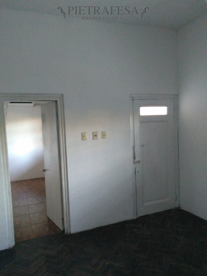 Casa ID.3910 - Casa en Venta con Renta - 2 dormitorios - 1 baño - Andres Gomez - Malvin